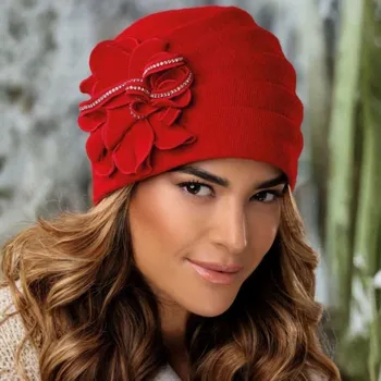 Čepice KRUMLOVANKA Elegantní dámská zimní čepice W-0665/001 červená