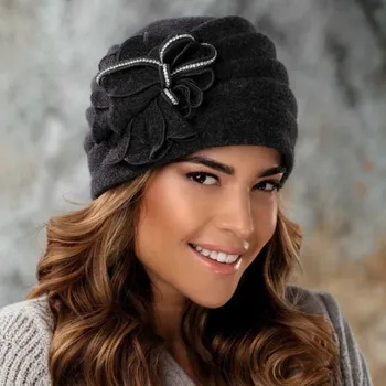 Čepice KRUMLOVANKA Elegantní dámská zimní čepice W-0665/693 antracitový melange