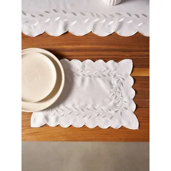 Stolní podložka Sinsay - Podložka na stůl s květinovým motivem - krémová - 082HP-01X - 082HP-01X-ONE