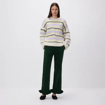 Dámské kalhoty Reserved - Kalhoty s&nbsp;ozdobným volánem - tmavě zelená - 252IW-79X - 252IW-79X-L