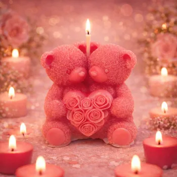 Svíčka Evička Candles Medvídci se srdíčkem svíčka 80 g – ručně vyráběná Barva: Červená