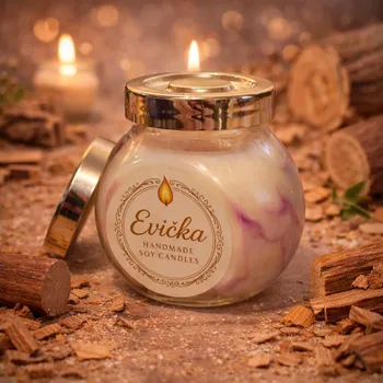 Svíčka Evička Candles Mramorovaná santalová sojová svíčka ve skle 160 g – ručně vyráběná Barva: Fialová