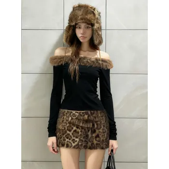 Best Fashion Dámský chlupatý top s odhalenými zády a spadlými rameny Velikost: S, Barva (Varianta): Černá