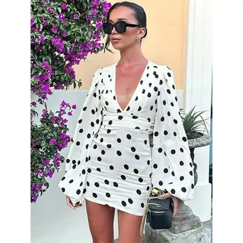 Dámské šaty Best Fashion Dámské puntíkované mini šaty s výstřihem Velikost: M, Barva (Varianta): Bílá