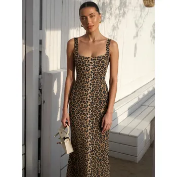 Dámské šaty Best Fashion Dlouhé přiléhavé šaty s rozparkem a potiskem Velikost: L, Barva (Varianta): Leopardí