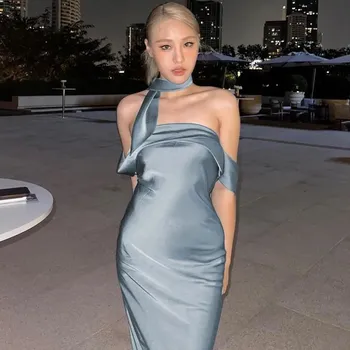 Dámské šaty Best Fashion Saténové dlouhé společenské šaty s odhalenými rameny Velikost: XL, Barva (Varianta): Modrá