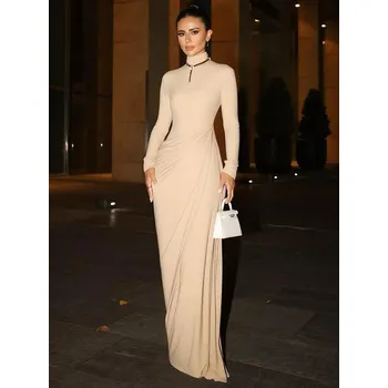 Dámské šaty Best Fashion Elegantní dlouhé přiléhavé šaty s vysokým límcem Velikost: L, Barva (Varianta): Aprikotová