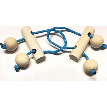 Hračka pro nejmenší Edukativní Hračka. Proplétací hra. Tyčky a provázky