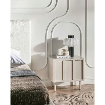 Noční stolek Noční stolek světle béžový MDF kovové nohy 2 police kašmír moderní design ložnice Beliani