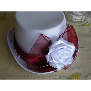 Svatební dekorace Cylindr bílý - tm. bordó s bílou atlas. růží II.