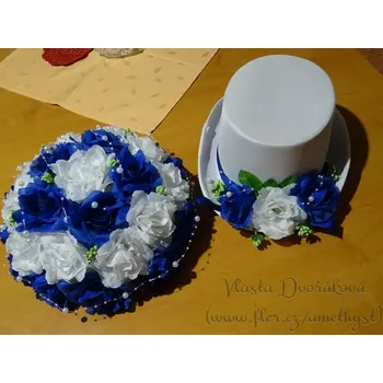 Svatební dekorace Cylindr bílý - modré a bílá růže