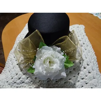 Svatební dekorace Cylindr černý - zlatá organza a bílá růže