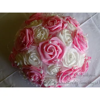 Svatební dekorace Buket na auto - růžové a bílé pěnové růže