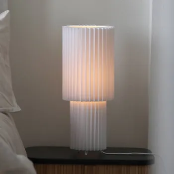Lampička Markslöjd stolní lampa Catis, bílá, výška 45 cm, textil, E27 - Výška stínidla na lampu 18 cm; Ø podstavec 13 cm; připojovací kabel 200 cm 1 x 60 W - Doprava zdarma