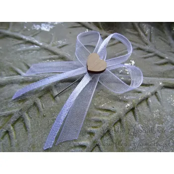 Svatební dekorace Bílý svatební vývazek s dřevěným srdíčkem