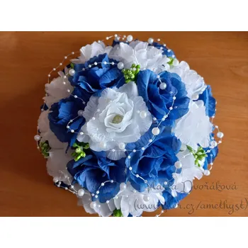 Svatební dekorace Kytice na auto - bílé a modré růže, nebo na přání