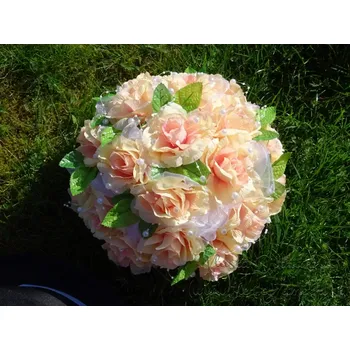 Svatební dekorace Kytice na auto - meruňkovo-růžové růže