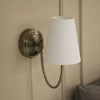 Lampička Markslöjd nástěnné světlo Amar, smetanová/mosaz, zástrčka, E14 - Stínidlo na lampu - výška 17 cm, Ø 15 cm; Ø držák na strop 12,5 cm; připojovací kabel 200 cm smetanová, starý mosaz 1 x 40 W - Doprava zdarma