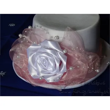 Svatební dekorace Cylindr bílý - pudrová 081B s bílou atlas. růží