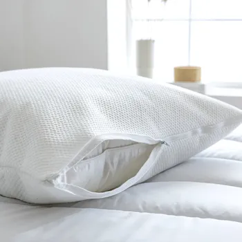 Chránič matrace Blancheporte Ochranný polstrovaný povlak na polštář v hotelové kvalitě bílá povlak na polštářek 40x40 cm