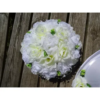 Svatební dekorace Kytice na auto - bílé a smetanové růže