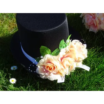 Svatební dekorace Cylindr černý - meruňkovo-růžové růže