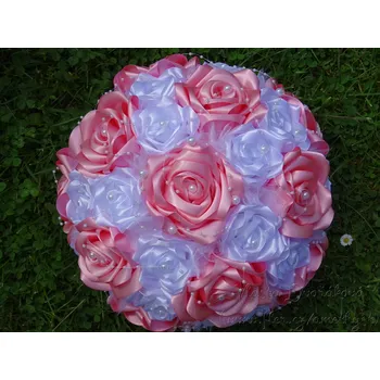 Svatební dekorace Buket na auto - růžové a bílé růže, nebo na přání