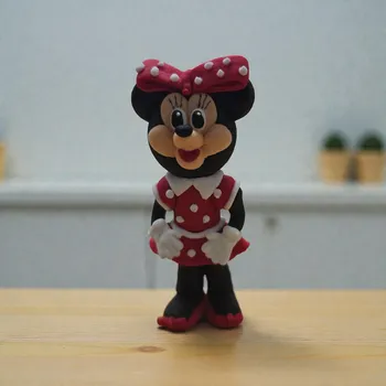 Jedlá dekorace na dort K Decor Minnie Mouse – jedlá cukrová figurka na dort, 3D (8,5 cm)