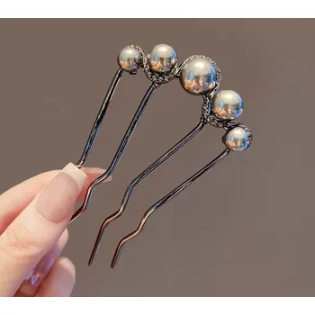 Ozdoba do vlasů B-TOP Ozdobný hřebínek do vlasů s perlami Druh barvy: Černá