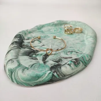 Váza LUKA Oválný tác Barva: imitace mramor smaragd