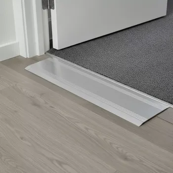 Přejízdná dveřní lišta eloxovaná hliníková – protiskluzová, různé šířky
