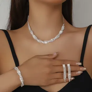 Souprava šperků jednoduchá štrasová souprava Kaspia - náhrdelník, náramek a náušnice Barva: Stříbrná