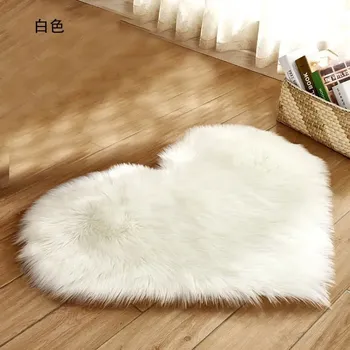 Koberec Chlupatý dětský koberec srdce | bytový textil - Bílý , 30X40CM