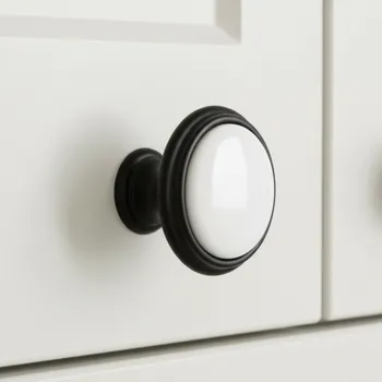 Nábytkové kování Giusti Úchytka knopka FRESNO / Černá