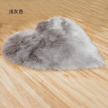 Koberec Chlupatý dětský koberec srdce | bytový textil - Světle šedá , 30X40CM