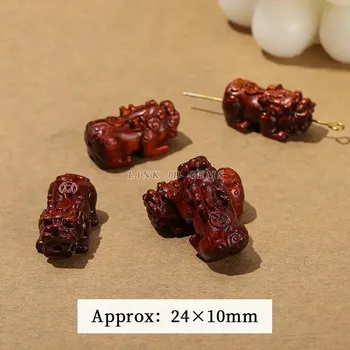 Přívěsek Přívěsek kočičí hlava ze santalového dřeva | šperky - Červený Pixiu