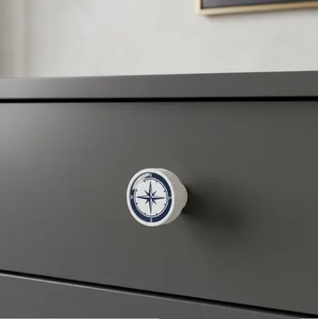 Nábytkové kování Interex design Dřevěná úchytka knopka ARSIA / Bílá - motiv kompasu