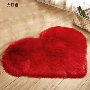 Koberec Chlupatý dětský koberec srdce | bytový textil - Červený , 30X40CM