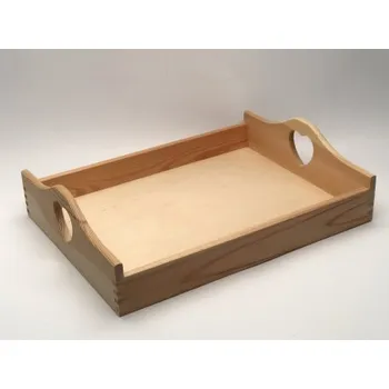 Dřevěný servírovací tác se srdíčkem