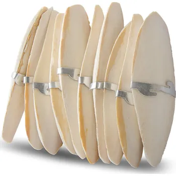 Krmivo pro ptáka JK ANIMALS střední sépiová kost M (10 ks) 12–14 cm