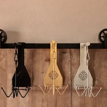 Věšák Kovový věšák na uzdečky Kentucky