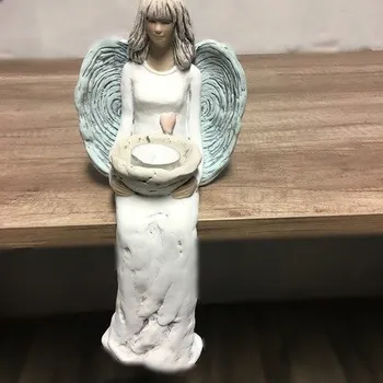 Svícen Anděl sedící - na čajovou svíčku - v přírodní barve