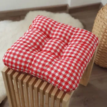 Podsedák Sedák na křeslo - Kostička červená