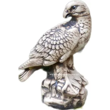 Zahradní dekorace Sokol