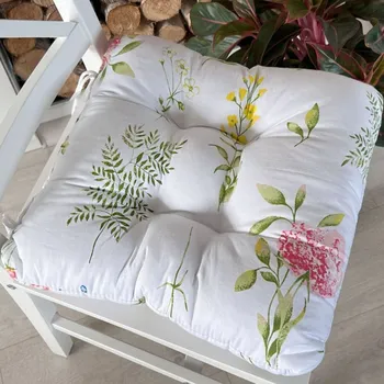 Podsedák Písecké lůžkoviny Sedák na křeslo - Léto červená