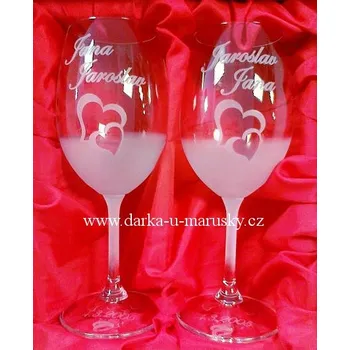 Svatební dekorace Svatební skleničky na víno - 560ml - Pískovaná stopka a kalich/Zapuštěná srdíčka
