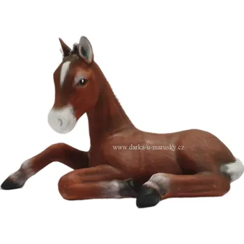 Zahradní dekorace Hříbě ležící - barevné