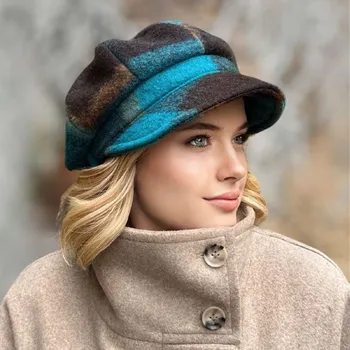 Čepice KRUMLOVANKA Dámská vlněná zimní čepice s kšiltem - skotská kostka tyrkys-hnědá Ba-31460883-906 Vyberte velikost: XL