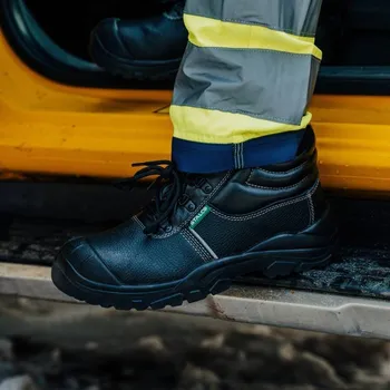 Pracovní obuv Pracovní boty kožené zateplené THURO HIGHT WINTER 40 STALCO S-44340