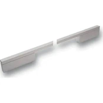 Nábytkové kování Nábytková úchytka PRESTIGE s roztečí 576 mm. Praktický doplněk do interiéru. (Extra dlouhá designová úchytka PRESTIGE s roztečí 576 mm. Praktický a stylový doplněk pro moderní interiéry, vhodný pro velké skříně nebo jako samostatný designový prvek.)